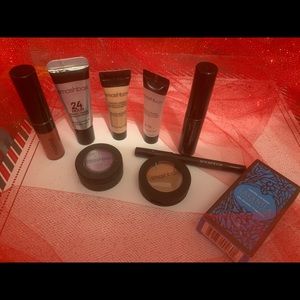 Smashbox bundle w/Clinque mascara on the side